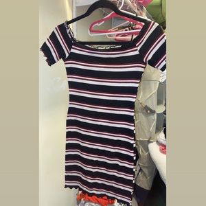 Off shoulder Striped Bodydress